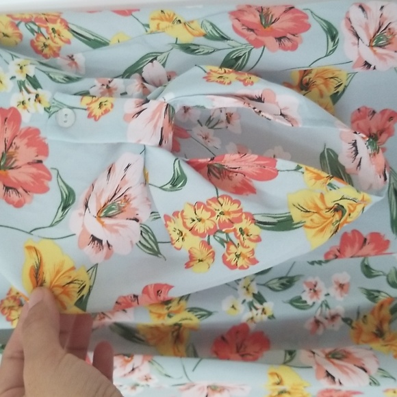 West Kei floral blouse - Picture 3 of 6